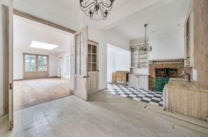 Kitchen family room shot 4- click for photo gallery